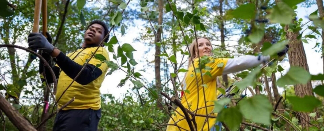 Jenny Cox and Tyrese Fenty on Good Neighbor Day